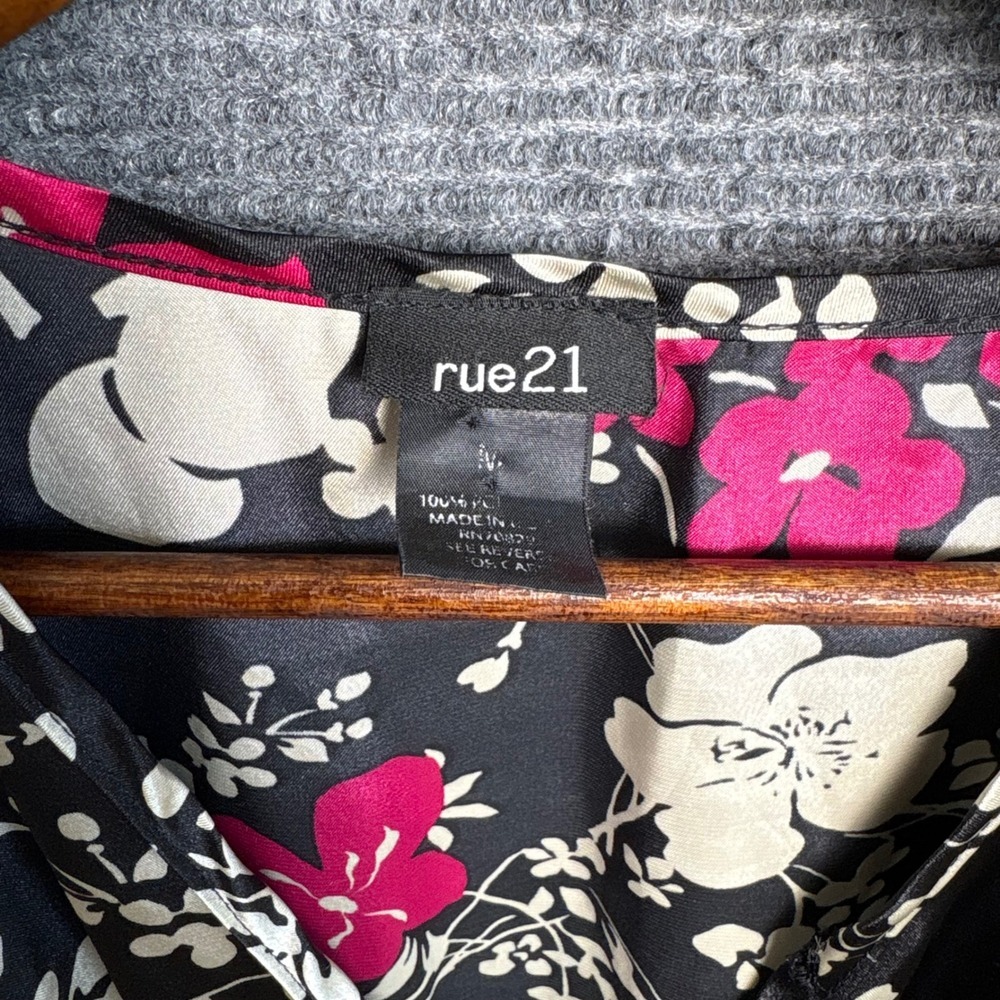 Y2K Rue21 Womens Floral Satin V-Neck Mini Dress Black Pink Ruffle Sleeve Size M - Picture 2 of 4